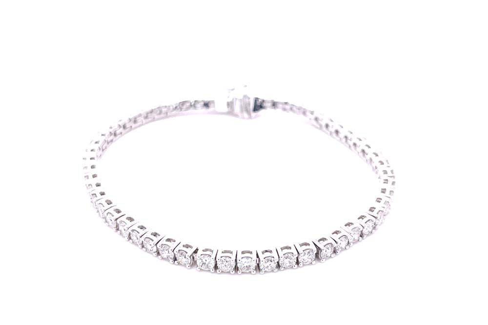 Captivating 10.14ct Round Cut Diamond Tennis Bracelet in 14K White Gold