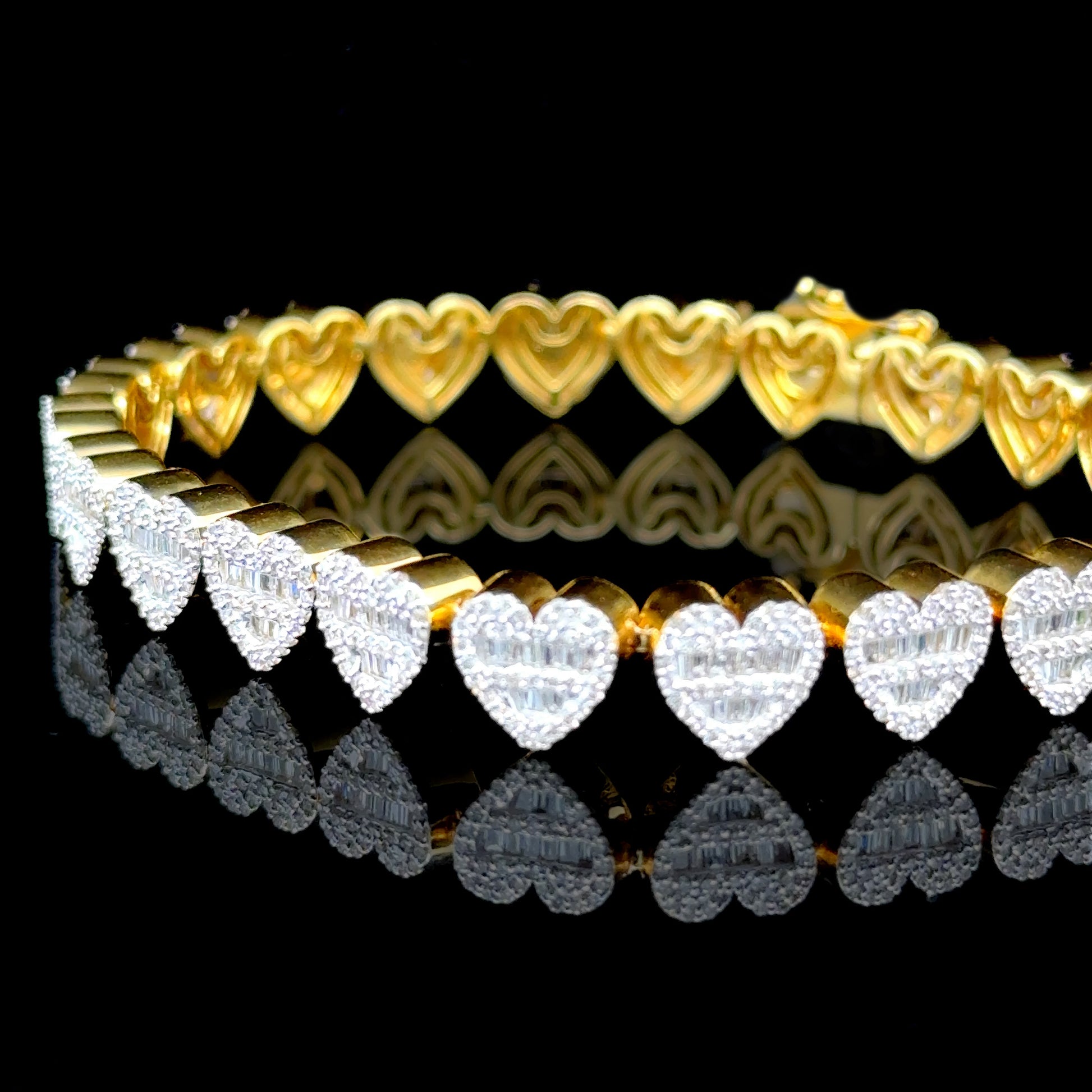 10K yellow gold bracelet with diamonds in a heart design