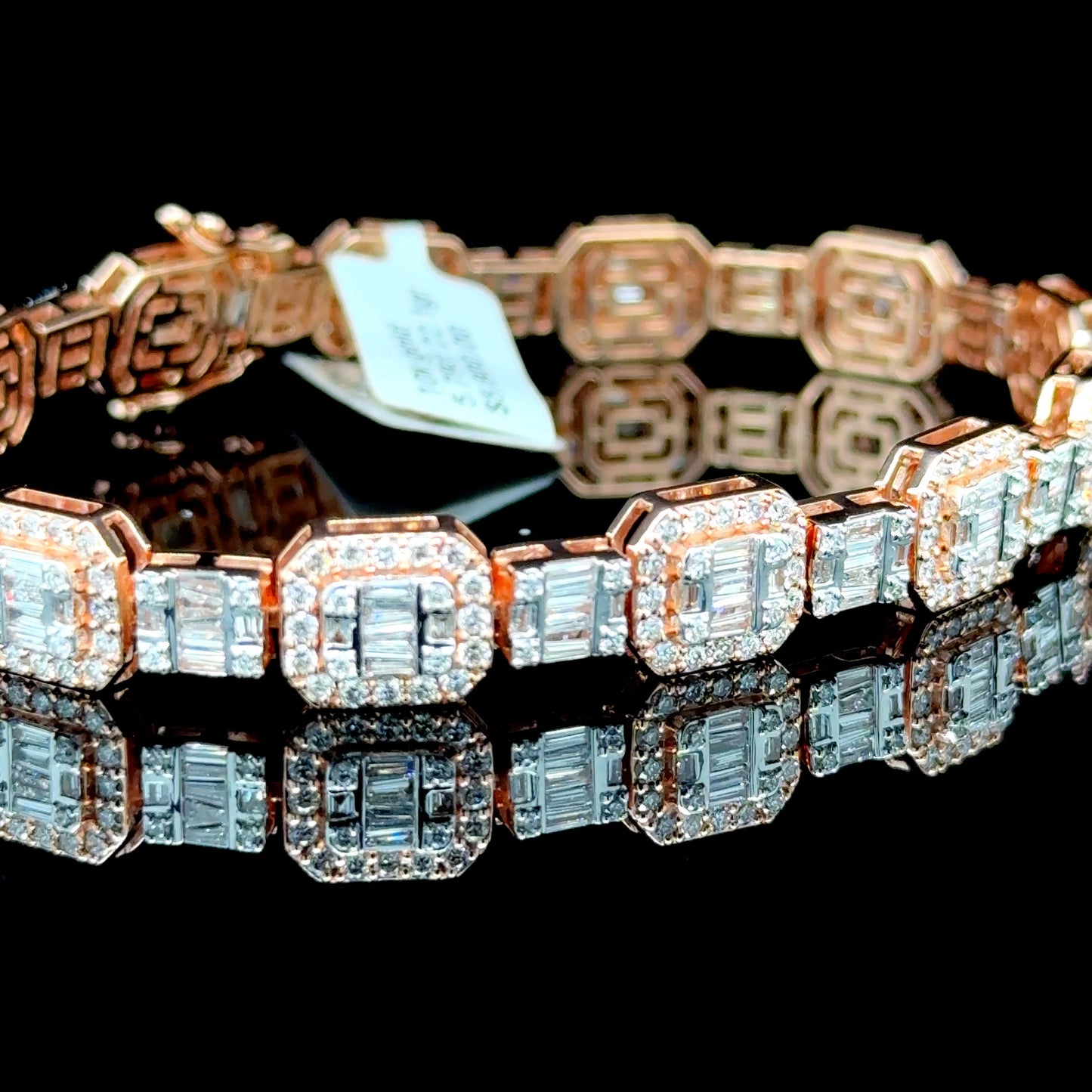 Diamond tennis bracelet with rose gold and white gold, 5.79 carats.