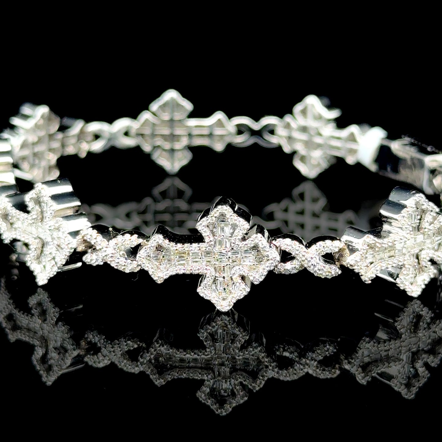 10K white gold bracelet featuring diamonds in a cross design