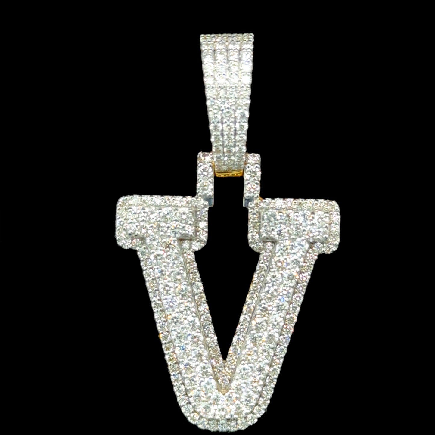 10K Gold Diamond Initial Pendants Letter V