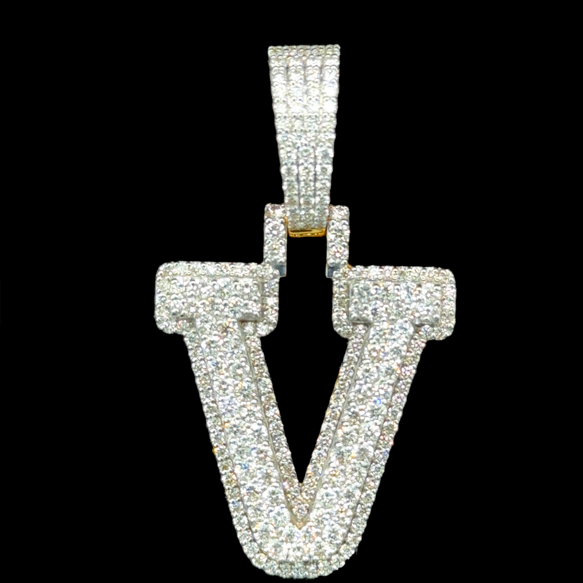 10K Gold Diamond Initial Pendants Letter V