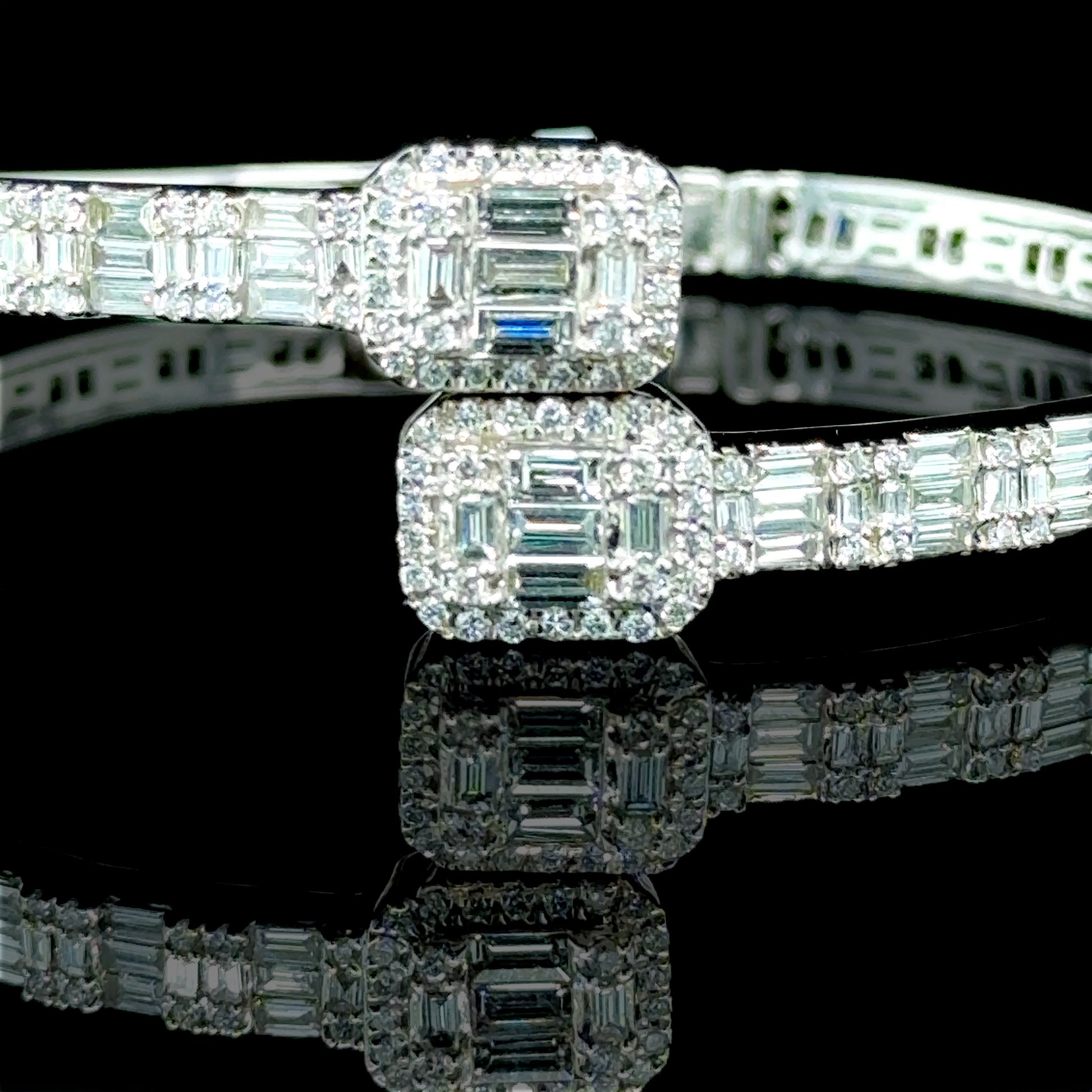 Statement white gold bangle with diamonds, 6.88ct.