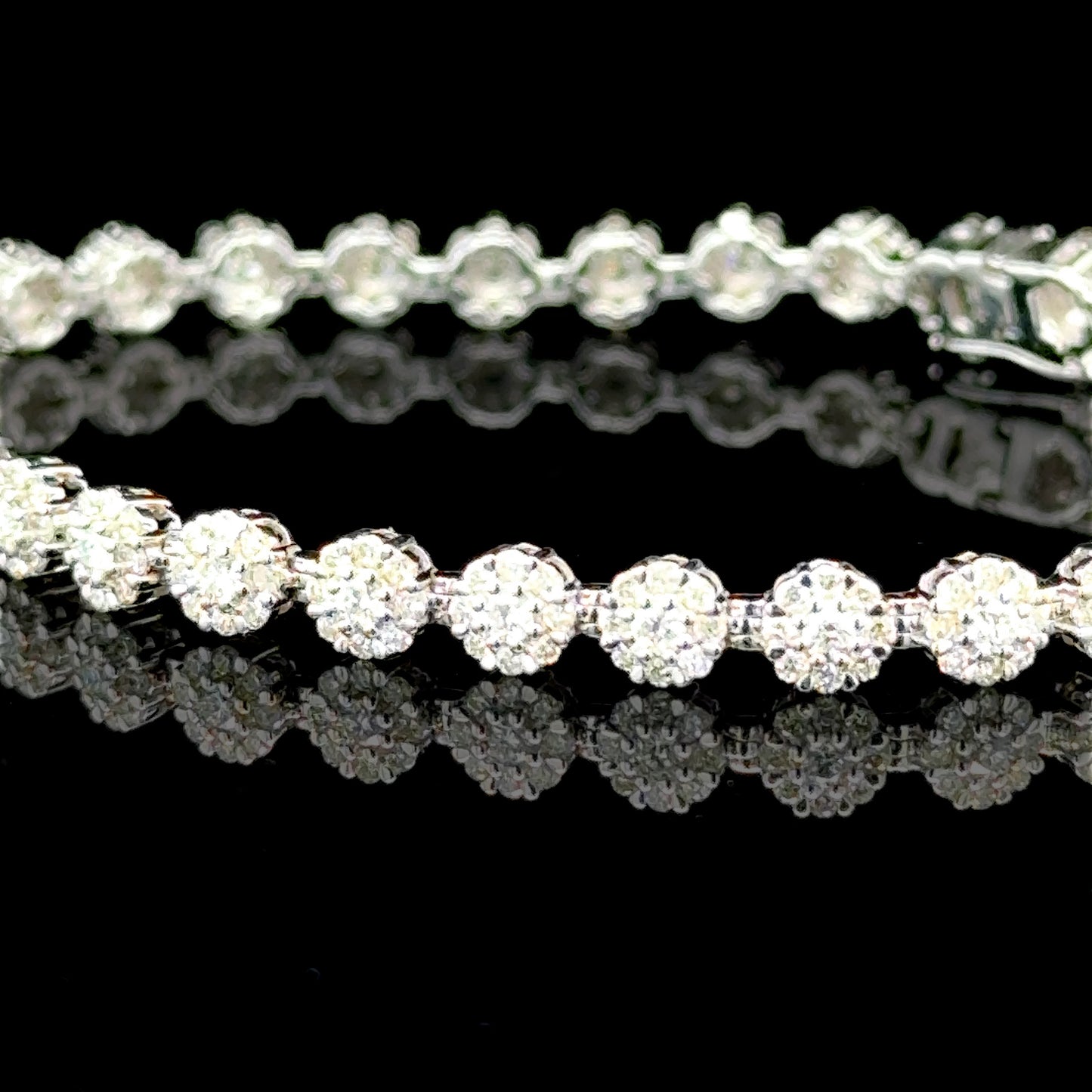 10K white gold bracelet with floral diamond setting, 2 7/8ct diamonds.