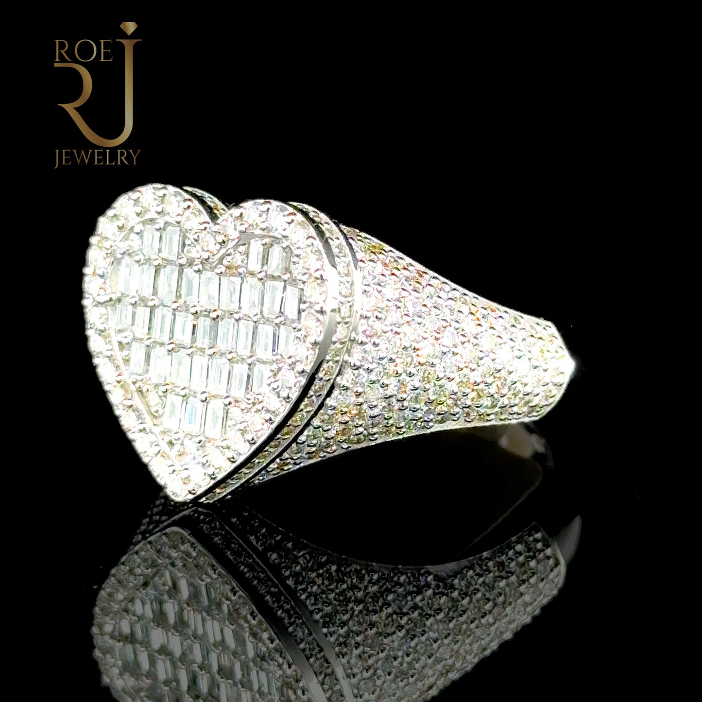 Stunning 10K White Gold Diamond Heart Ring